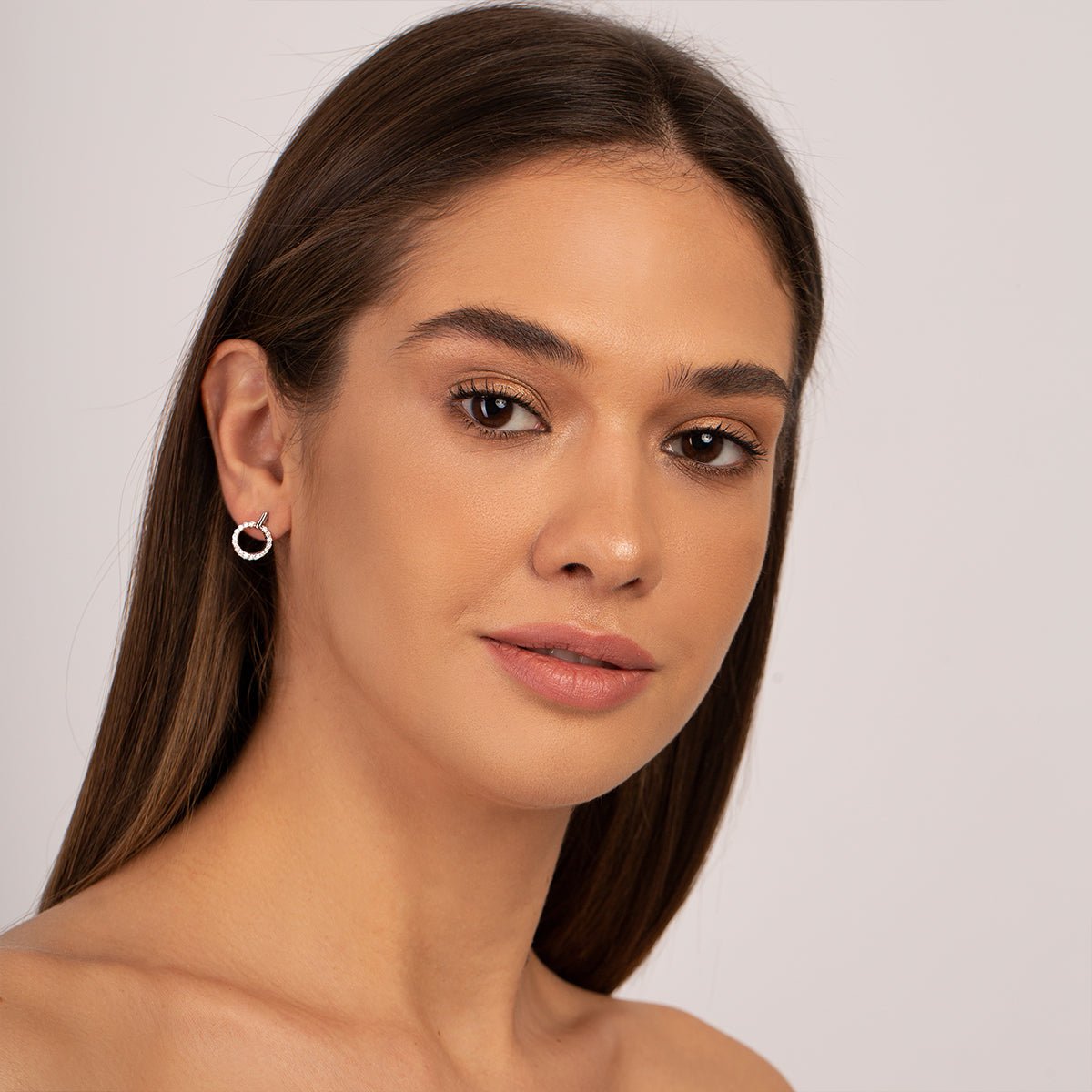 Crystal Round Hoop Earrings in Sterling Shine - Joyería > Pendientes > Pendientes pequeños