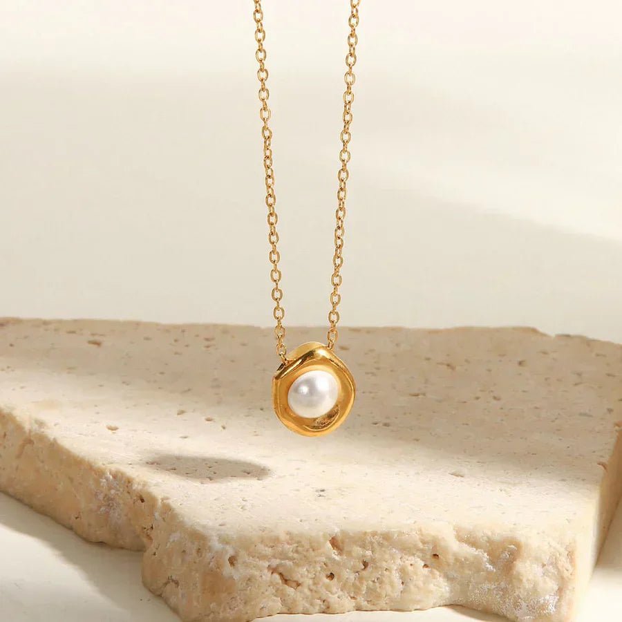 Minimal Pearl Pendant Necklace in Gold Bezel - Necklaces