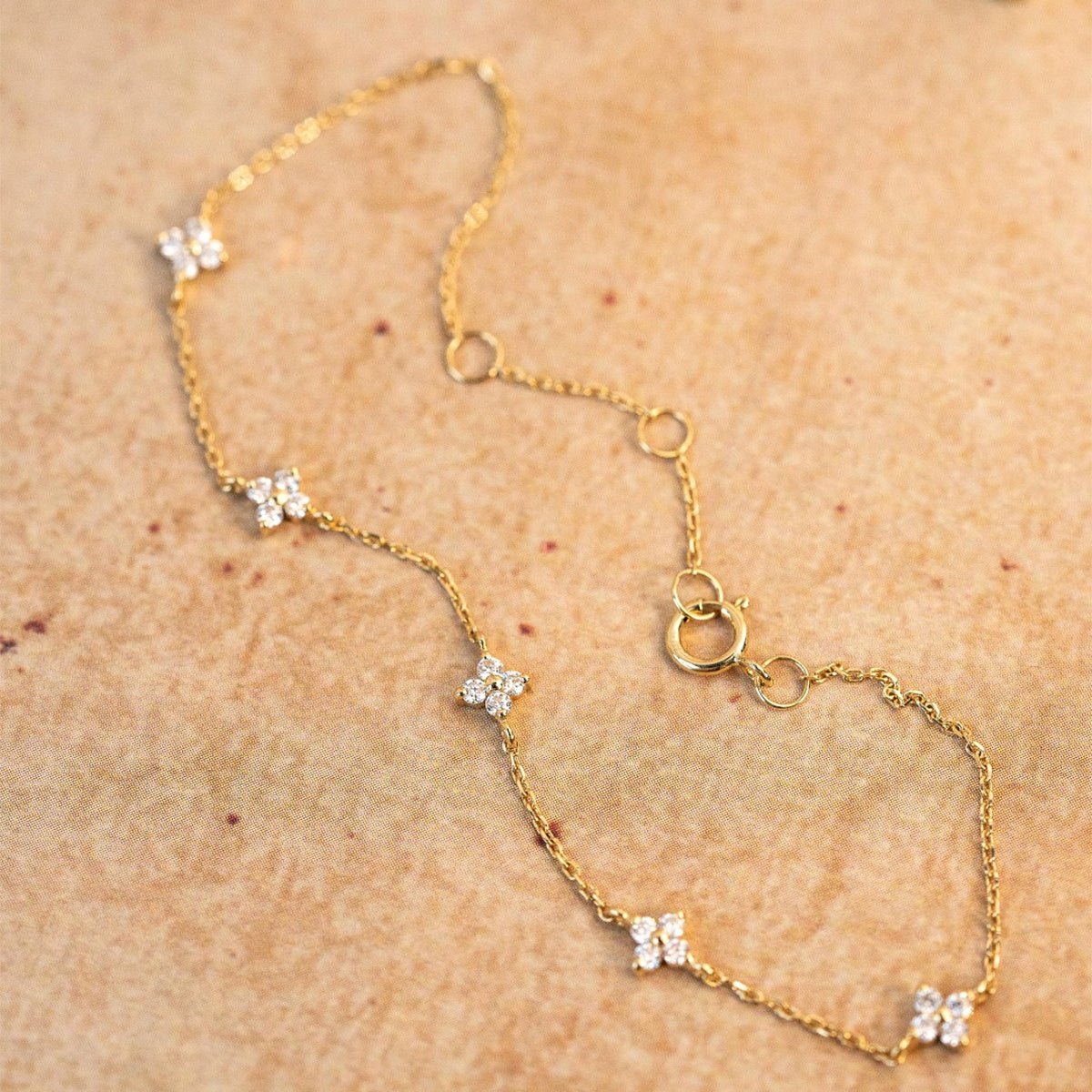 Mira Crystal Clover Bracelet - Chain & Link Bracelets