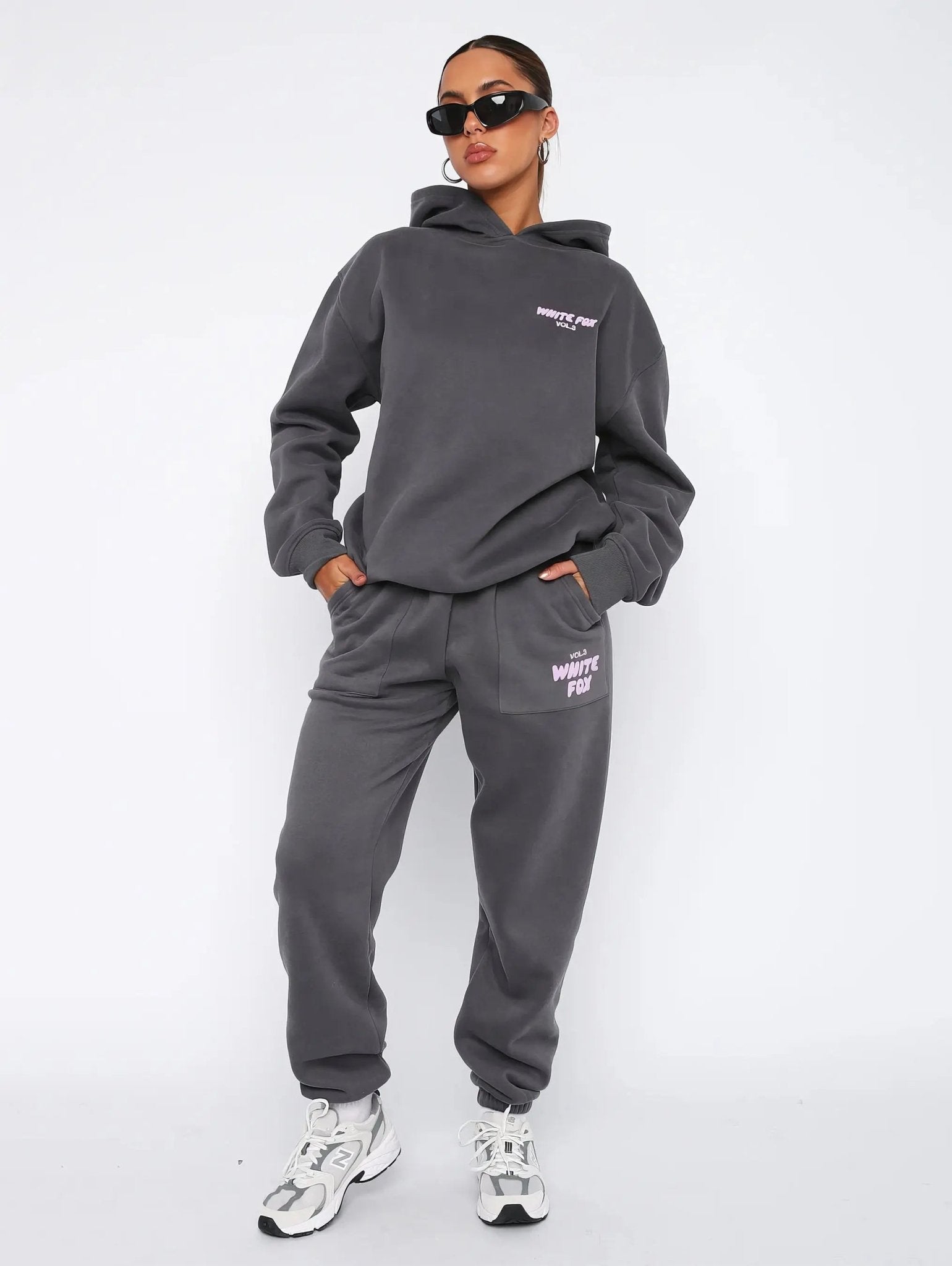 Relaxed - Fit Cropped Hoodie & Jogger Set – Cozy Casual Chic - Women's Outfit Set