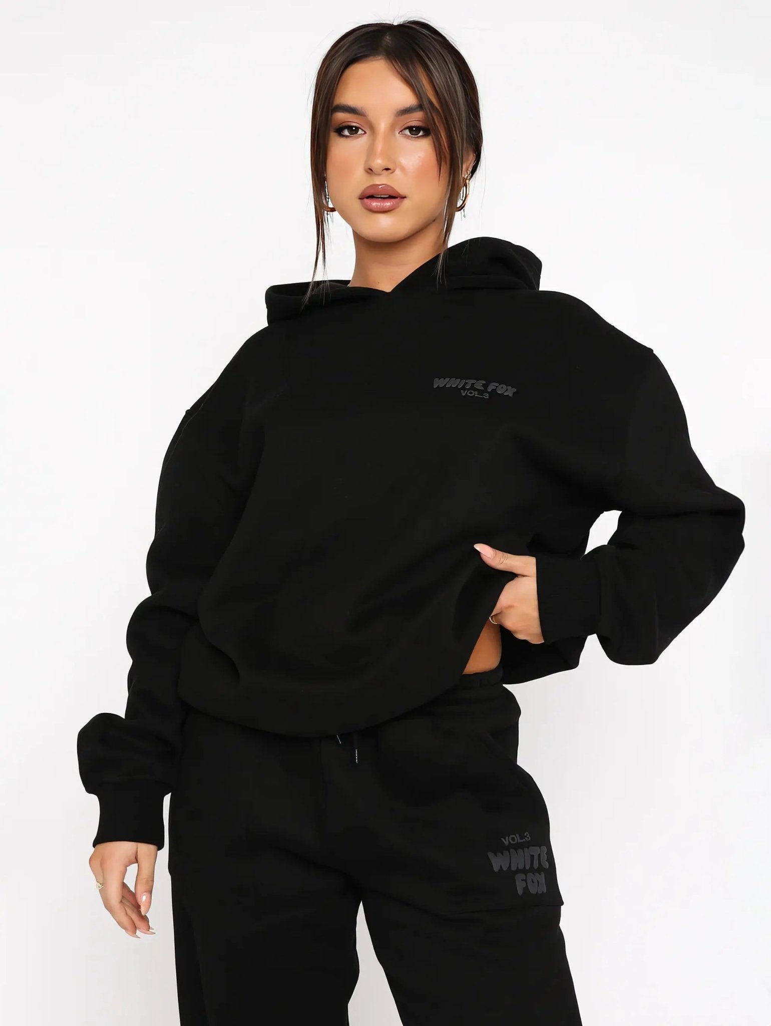 Relaxed - Fit Cropped Hoodie & Jogger Set – Cozy Casual Chic - Women's Outfit Set