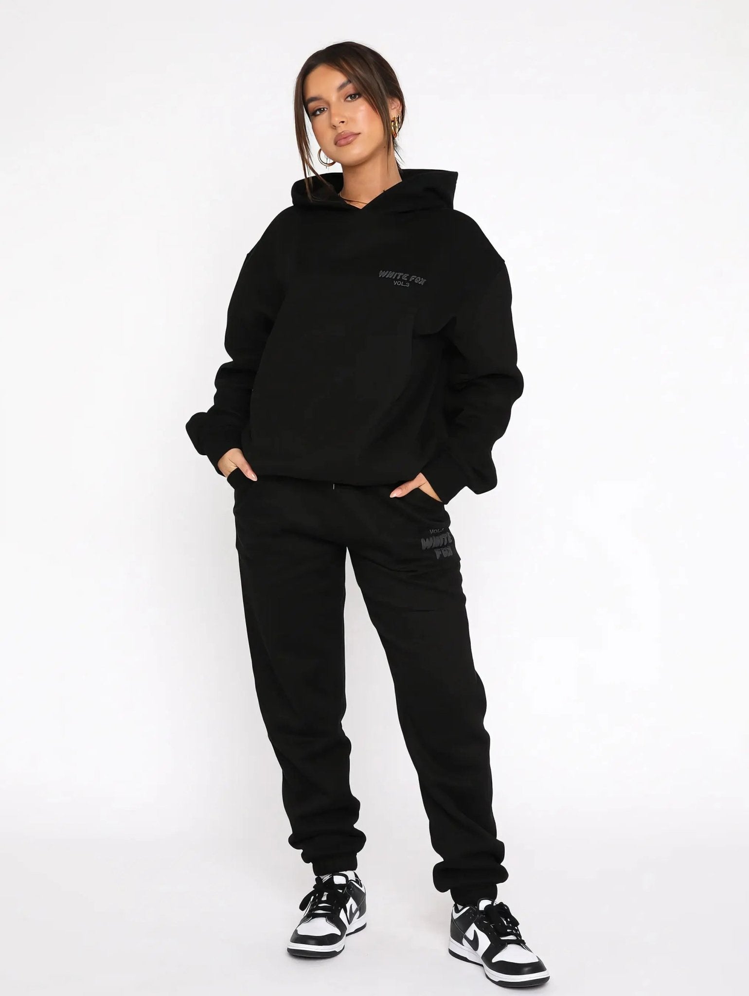 Relaxed - Fit Cropped Hoodie & Jogger Set – Cozy Casual Chic - Women's Outfit Set