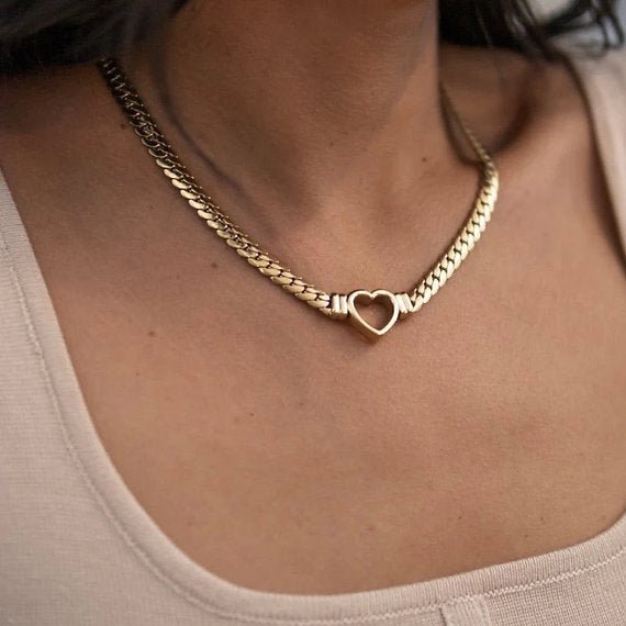 Vali Gold Heart Necklace - Choker Necklaces
